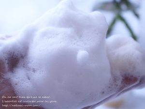 白樺石鹸の泡